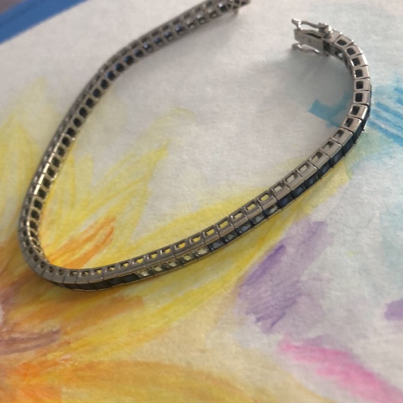 10k white gold bracelet with shades of blue